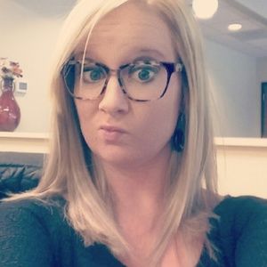 Meet your Posher, Stacy